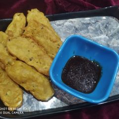 A picture of Raw banana fritters.