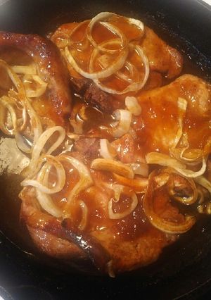 A picture of Hoisin and Apricot Glazed Porkchops.