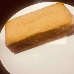 A picture of Fruit cake.