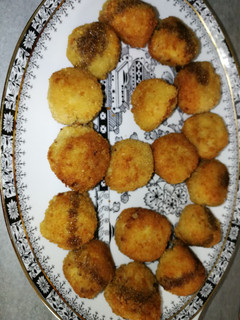 Una foto de Croquetas Oliver con crema balsámica