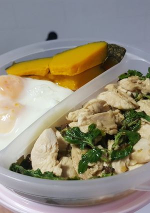 รูปของ กะเพราอกไก่ 🐰 คลีน ง่าย ๆ | ครัวตัวนุ่ม