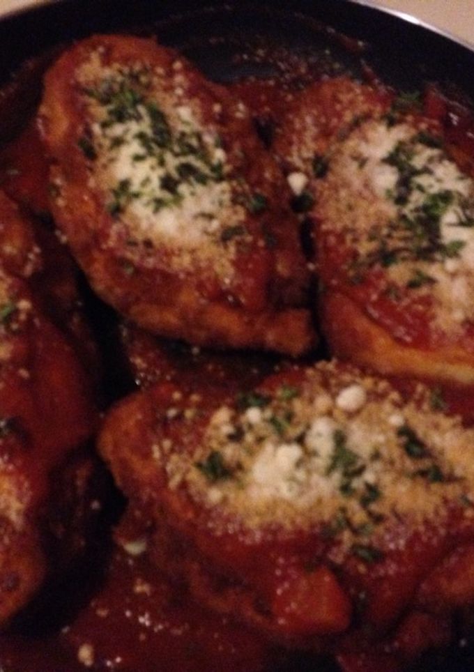 Una foto de Pechuga rellena de queso mozarella