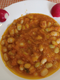 Una foto de Pochas a la Navarra con verduras en olla exprés