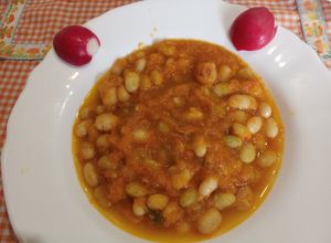 Una foto de Pochas a la Navarra con verduras en olla exprés