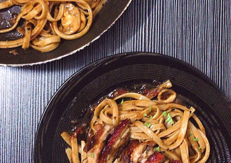 PATUT DICOBA! Cara Membuat Oriental Duck Fettuccine