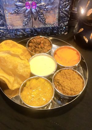 A picture of Halwa poori thalliPart 3(cholay ki tarkari).