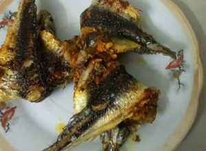 Hình của món Cá chuồn chiên nghệ tươi.