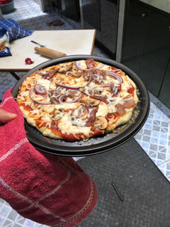 Foto resep Pizza Supreme Jamur dan Daging