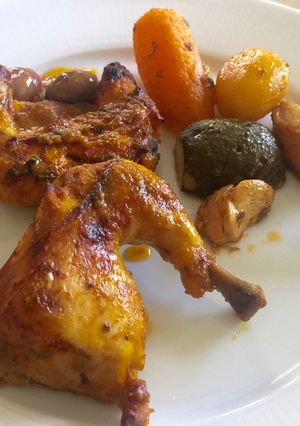 Foto principal de Pollo en adobo/دجاج مشرمل