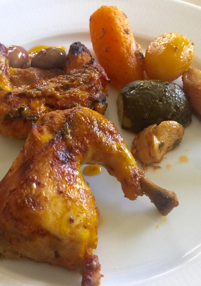 Una foto de Pollo en adobo/دجاج مشرمل