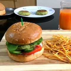 A picture of Matar Paneer Burger.