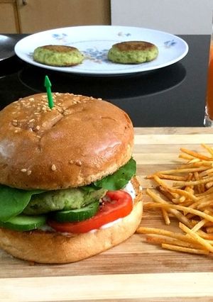 A picture of Matar Paneer Burger.