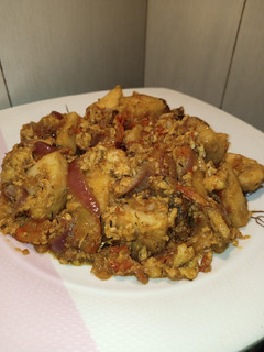 A picture of Stir fried yam omelette.