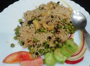 A picture of Peas & Cashew Pulao.