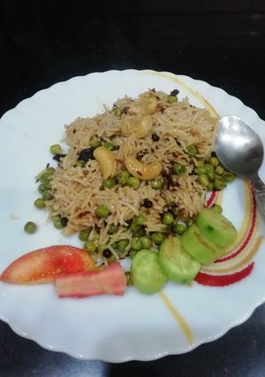 A picture of Peas & Cashew Pulao.