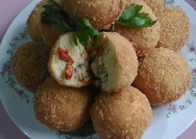 Resep Roti goreng isi ayam kentang oleh marlianimustamin Resep Roti goreng isi ayam kentang oleh marlianimustamin