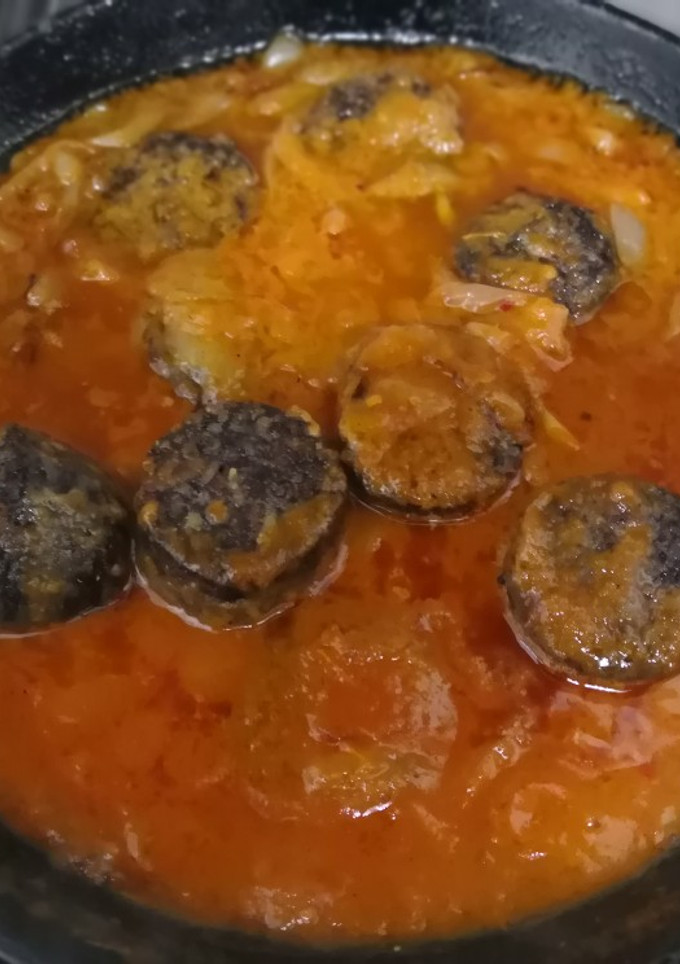 Una foto de Morcilla con tomate