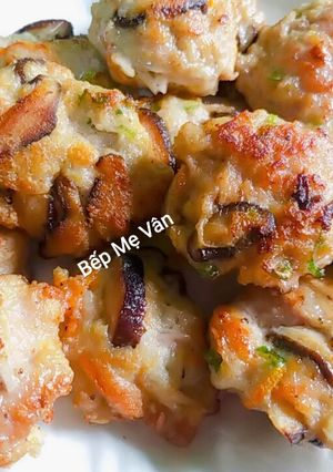 Hình của món Giò sống trộn nấm hương chiên.