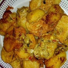 Fried potatoes with egg A picture of Fried potatoes with egg.