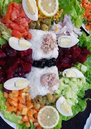 صورة لوصفة سلطة فراش🥒🥬🥗🍋🥕🫒🥑 صحية ولبنة منحكيش😋😊
