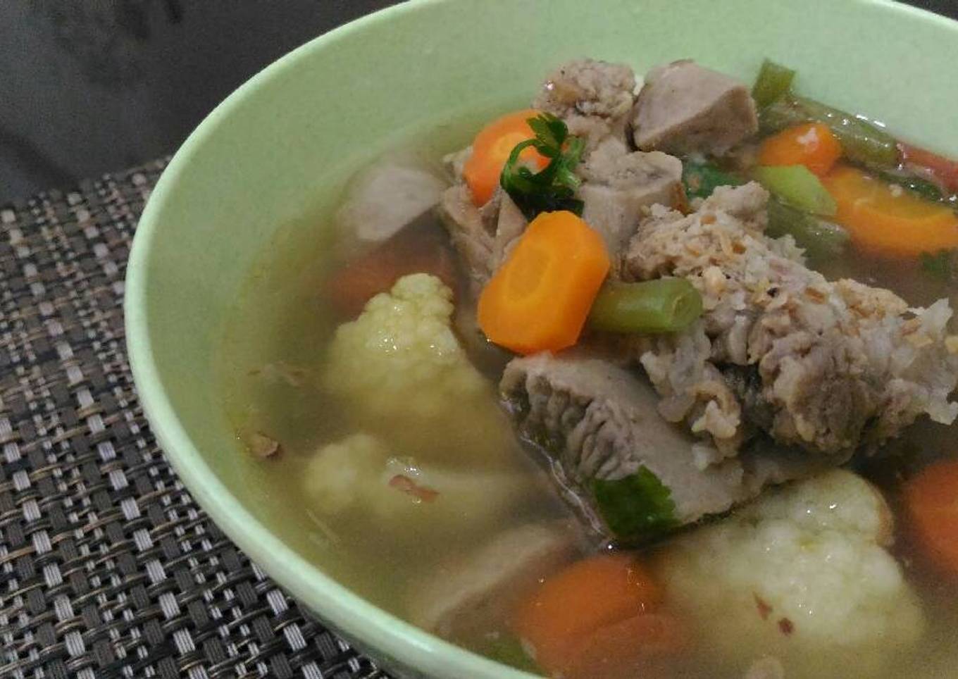 Sop iga sapi sayur komplit
