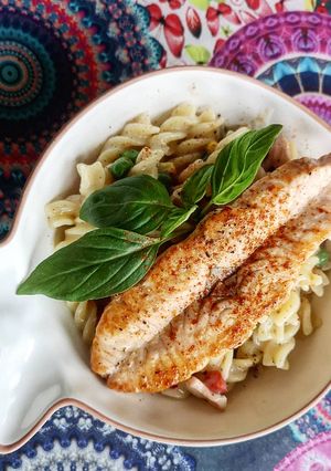 A picture of Creamy milky Salmon pasta.