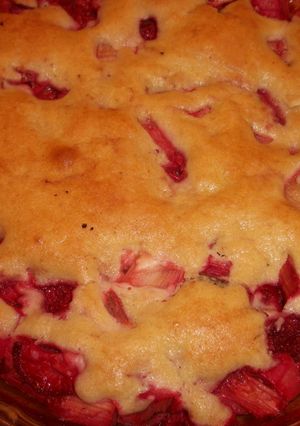 A picture of Chocolate covered strawberry Cobbler.