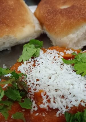 ચીઝ પાવ-ભાજી (Cheese Pav-Bhaji Recipe In Gujarati) રેસીપી મુખ્ય ફોટો