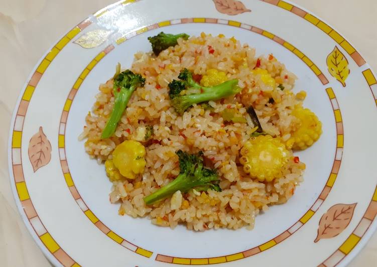 Langkah Mudah untuk Membuat Nasi goreng sayur, Bisa Manjain Lidah