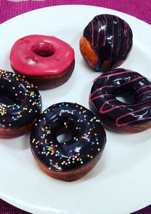 A picture of Chocolate doughnut.