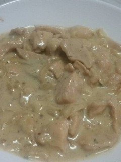 Una foto de Pechugas de pollo entre 2 recetas mezcladas carbonara y al queso