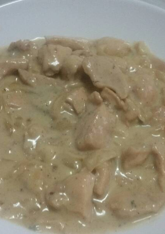 Una foto de Pechugas de pollo entre 2 recetas mezcladas carbonara y al queso