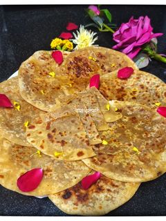 तीळगुळ पोळी (tilgul poli recipe in marathi) रेसिपी चे मुख्य फोटो