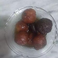 A picture of Left over bread gulab jaman.