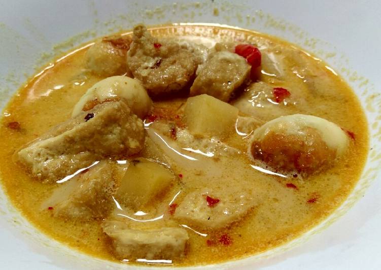 Bagaimana Menyiapkan Sayur lodeh mantaapz (telor puyuh + tahu + kentang) yang Lezat