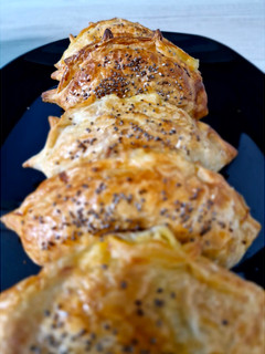 Una foto de Empanadas Mix de Verduras y queso fresco 🥕🍆🫑🧅🧀