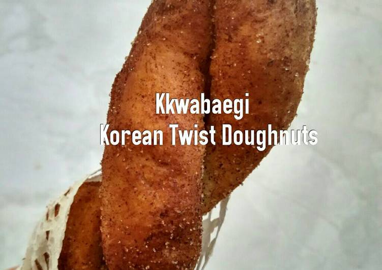 Langkah Mudah untuk Membuat Kkwabaegi/ korean twist doughnuts Anti Gagal