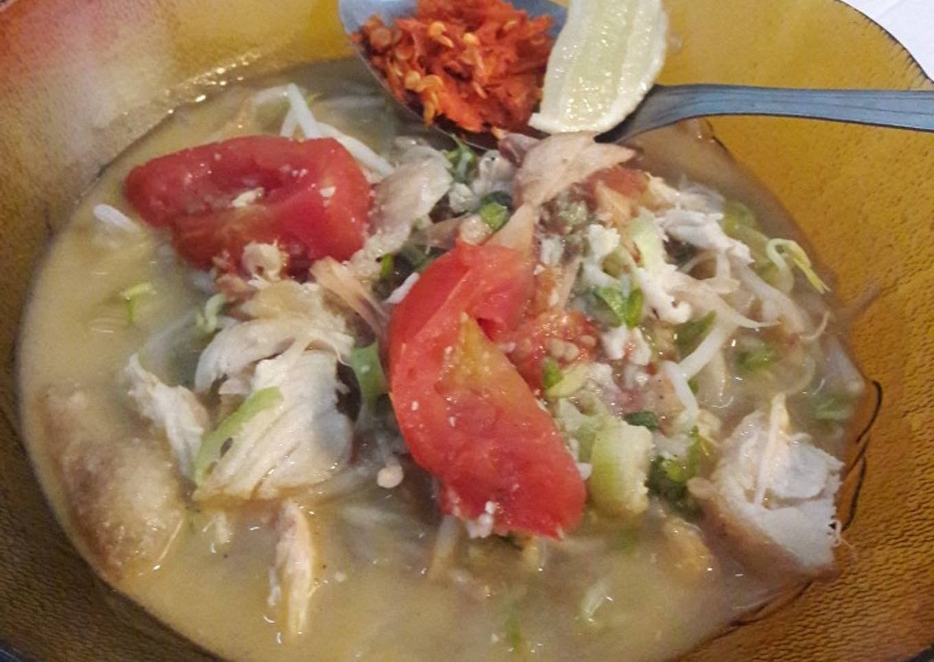 Soto ayam bumbu kemiri