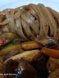 Udon con verduras, tortilla y secreto adobado
