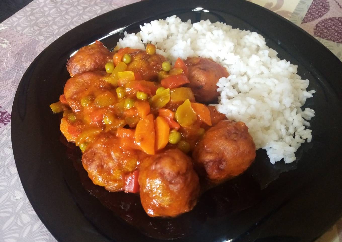 Albóndigas de merluza con tomate