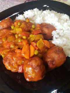 Una foto de Albóndigas de merluza con tomate