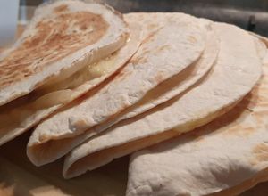 Una foto de Quesadillas