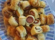 Una foto de salmon canapes