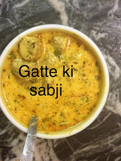 गट्टे की सब्जी (Gatte ki sabzi recipe in hindi) रेसिपी मुख्य फोटो