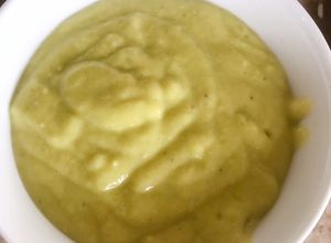 Hình của món Ăn dặm bé 6 tháng: sinh tố bơ chuối.