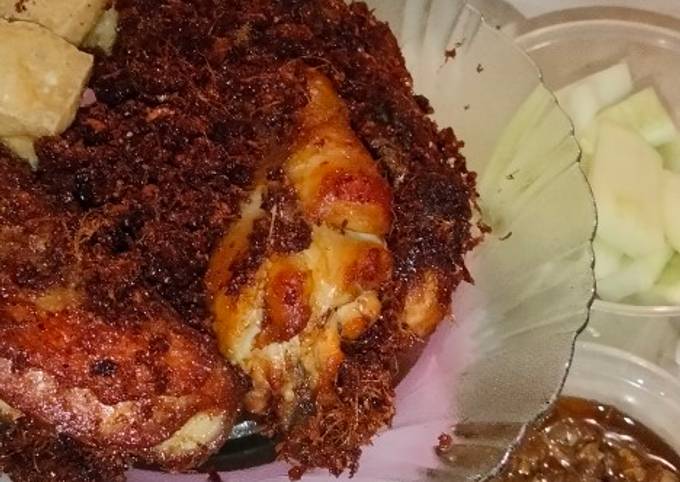Cara membuat Ayam Goreng Lengkuas Cara membuat Ayam Goreng Lengkuas