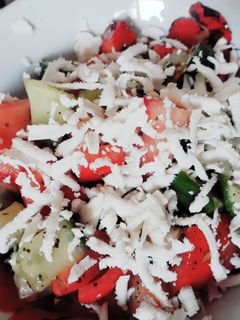 صورة لوصفة سلطه يونانيه