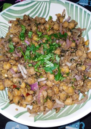 A picture of Chickpea Chaat.