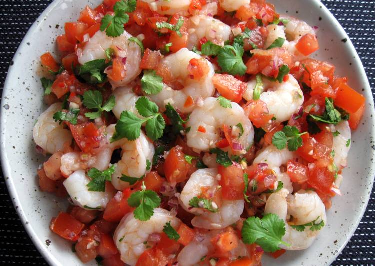 Recipe of Quick Prawns & Fresh Tomato Salsa