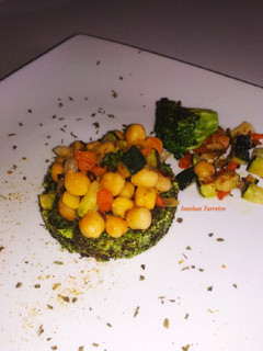 Una foto de Falso cuscus de brócoli con garbanzos al curry